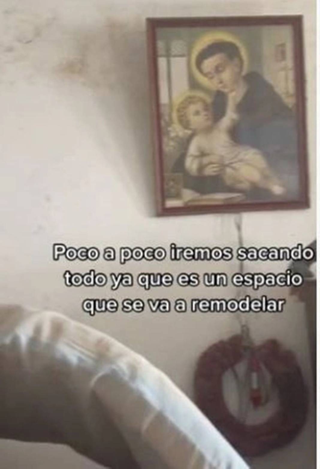 20 yıl önce mühürlenip kapatılan eve girdiler, gördükleri manzara karşısında tüyleri diken diken oldu! 2